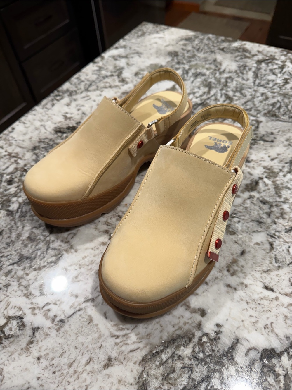 Sorel Beige Platform Slingback Clogs with Red Button Accents- Roam’n Clog RBR